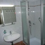 Ovit Hotell 3*