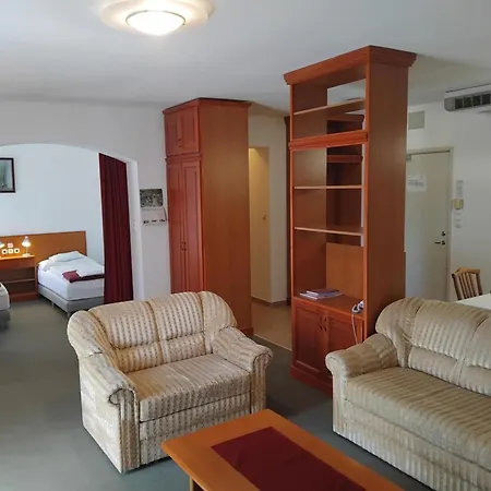 Ovit Hotel